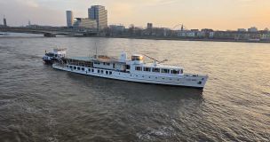 Ratsschiff MS Stadt Köln zurück im Rheinauhafen