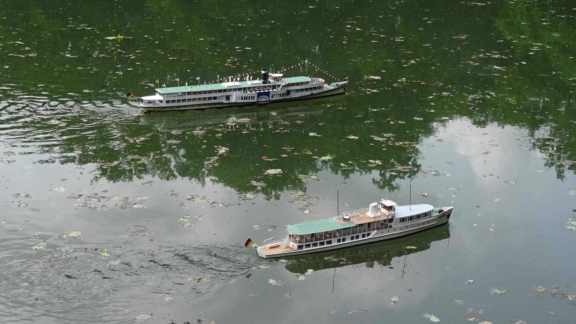 Erste Fahrt des Modells der M/S Stadt Köln in Kölner Gewässern.
